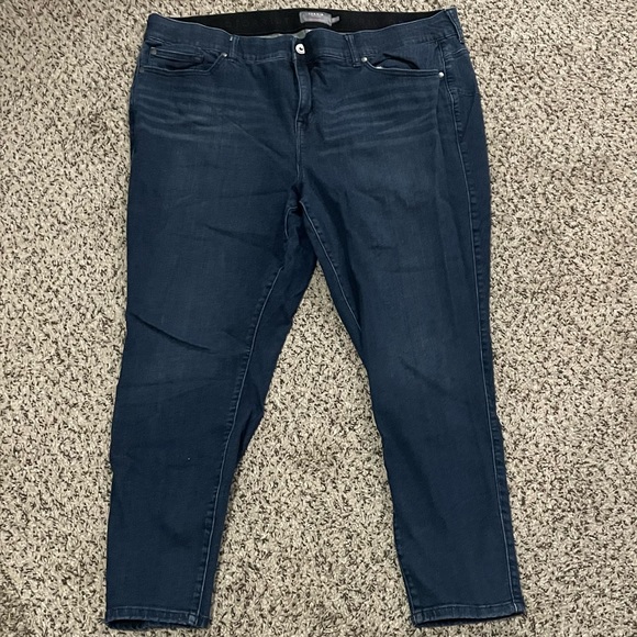 TORRID Bombshell Skinny Premium Stretch Dark Wash Jeans Size 24R - Picture 13 of 16